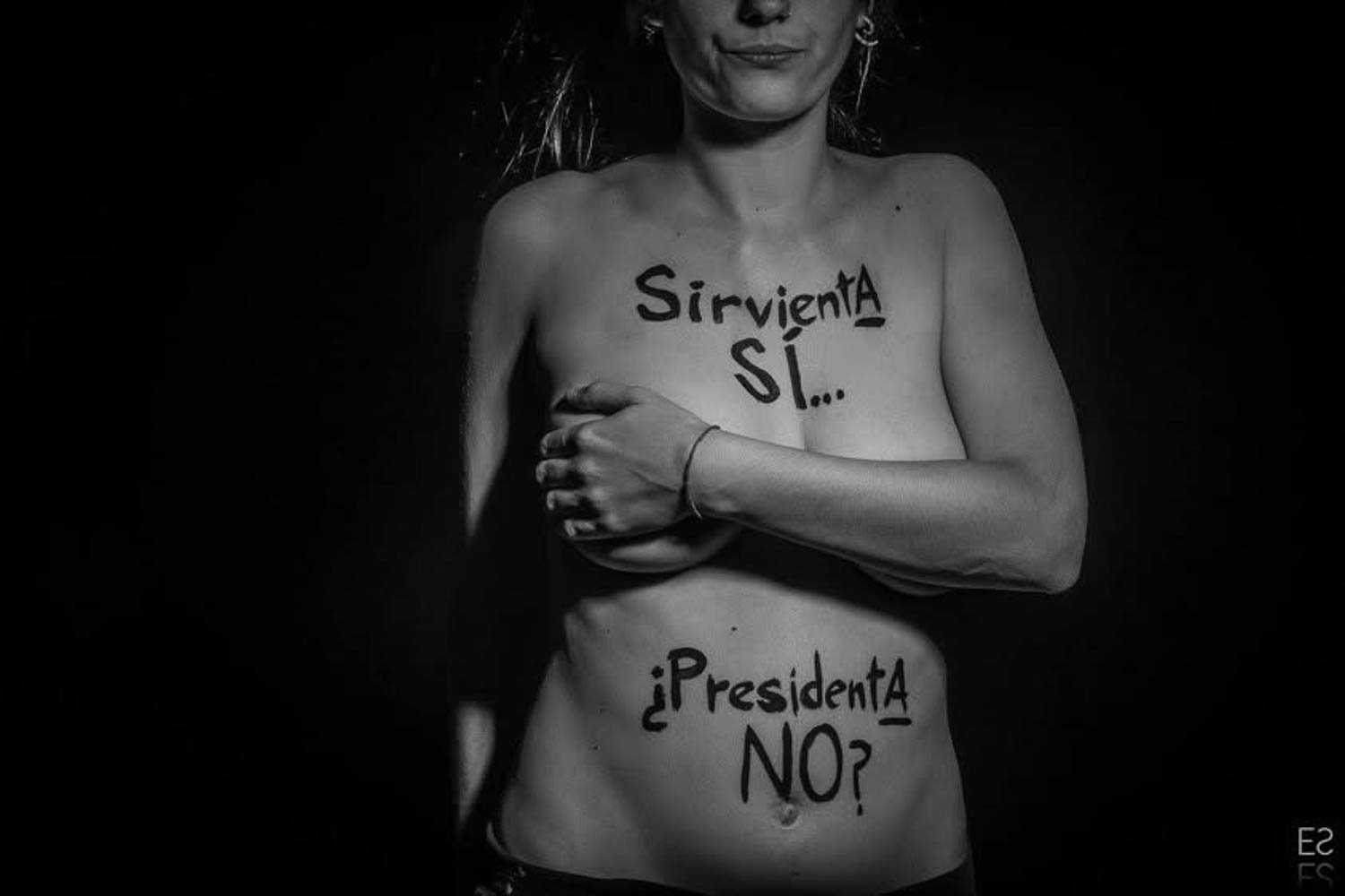 Fotografía de Estanislao Santos: Retrato de la serie El Grito de Nuestros Cuerpos